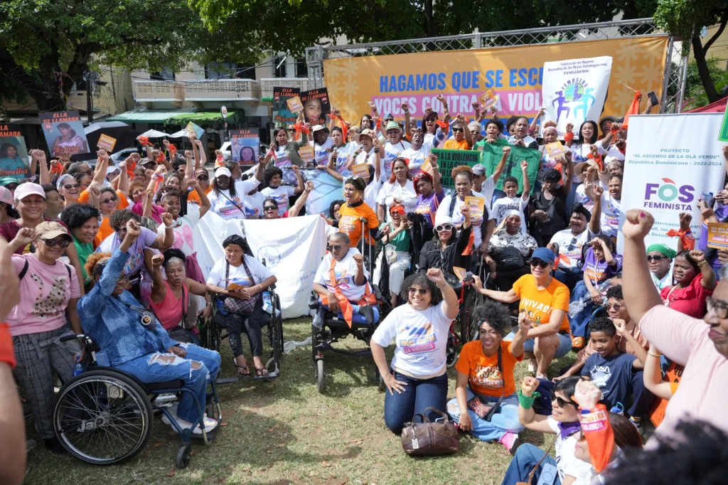 Miles se unen en Santo Domingo para exigir el fin de la violencia contra las mujeres Miles se unen en Santo Domingo para exigir el fin de la violencia