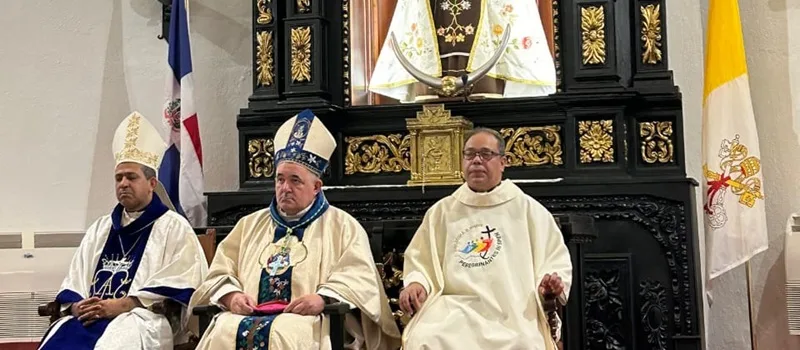 Reabren y Dedican el Templo Parroquial Nuestra Señora del Carmen y Jesús Nazareno en la Ciudad Colonial en su 105 Aniversario NUncio Apostolico MOns MOrel Padre Carlos.jpeg 1