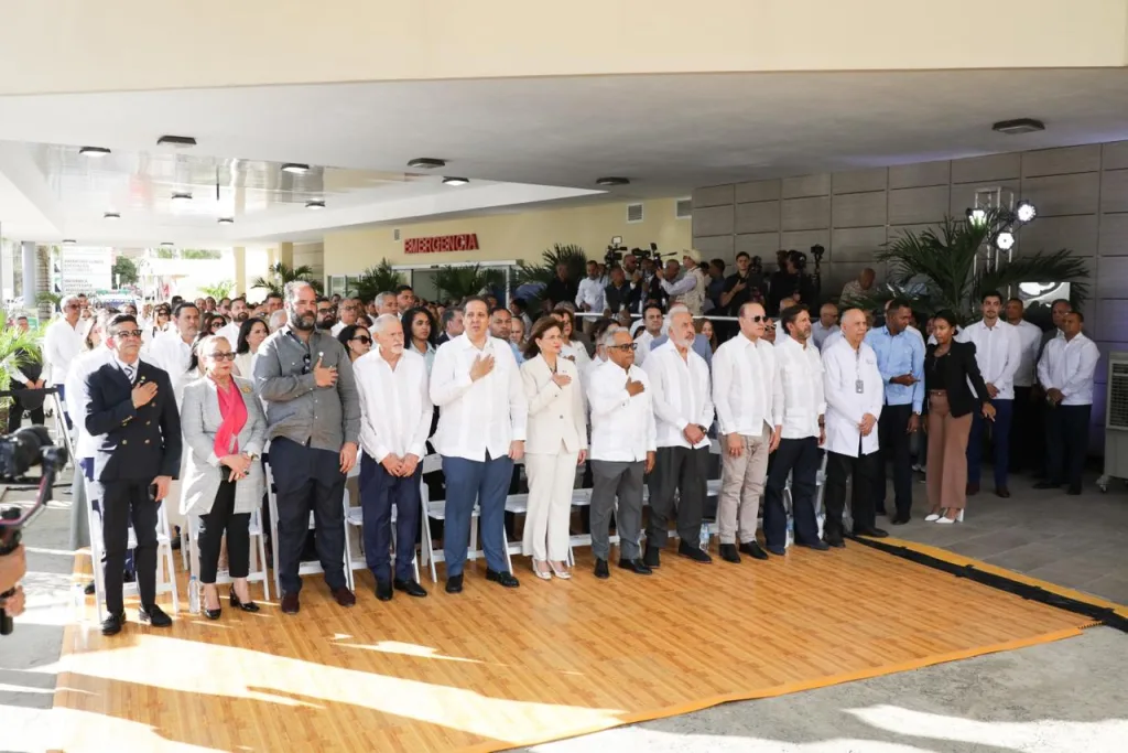 Raquel Peña encabeza apertura del Hospital General Las Colinas en Santiago Raquel Pena encabeza apertura del Hospital General Las Colinas en Santiago1