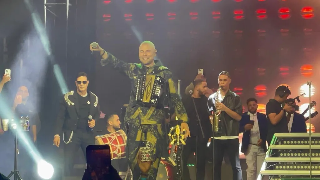 Raulín Rodríguez consagra dos noches inolvidables en Santiago con la fuerza de la bachata Raulin Rodriguez y el prodigio consagra dos noches inolvidables en Santiago con la fuerza de la bachata