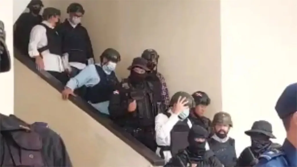 Justicia envía a prisión a exdirector de Senasa por presunto desfalco millonario Santiago Hazim y otros seis imputados en caso Senasa eljacaguero