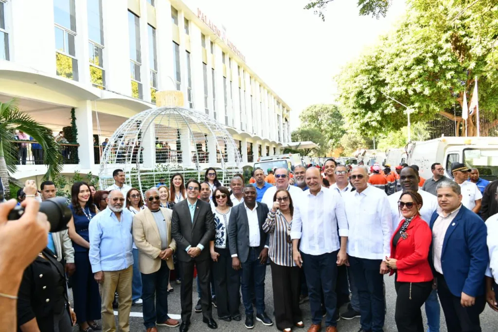 Ulises Rodriguez activa plan especial Eco5RD Navidad Limpia para embellecer