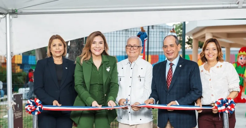 Carolina Mejía entrega el parque Villa Diana, una petición comunitaria de más de 20 años WhatsApp Image 2025 12 19 at 12.02.31 PM 3