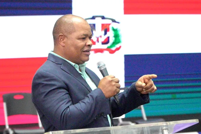 William Ozuna resalta éxitos alcanzados en centroamericano de pesas William Ozuna