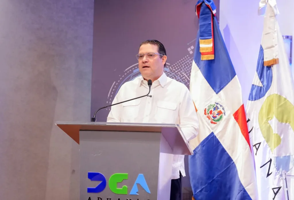 Yayo Sanz Lovaton director general de Aduanas