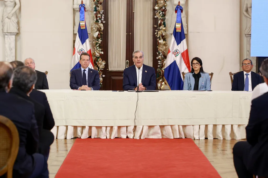 Zonas francas alcanzan cifra récord de empleos y refuerzan su papel clave en la economía nacional Zonas francas alcanzan cifra record de empleos y refuerzan su papel clave en la economia nacional