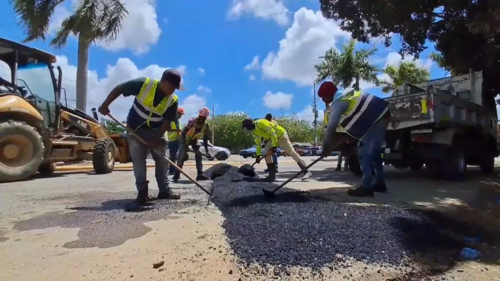 Coraasan valora apoyo del MOPC al fortalecimiento del plan de bacheo en Santiago bacheo en Santiago