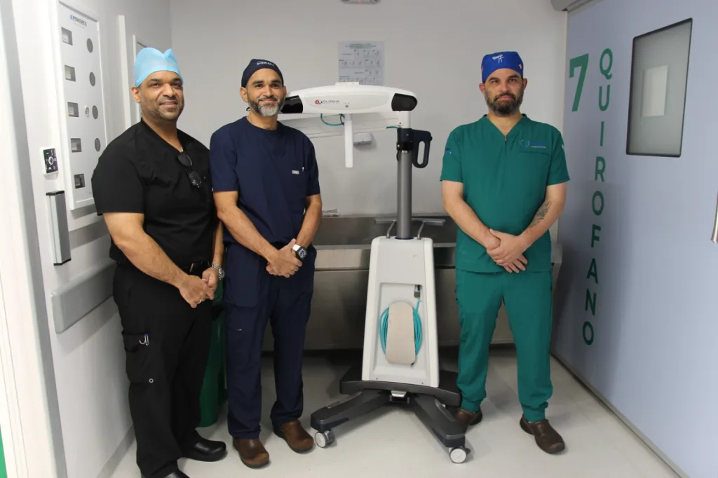 Unión Médica del Norte realiza la primera cirugía robótica de columna del Caribe cirugia robotica de columna del Caribe Union Medica del Norte1