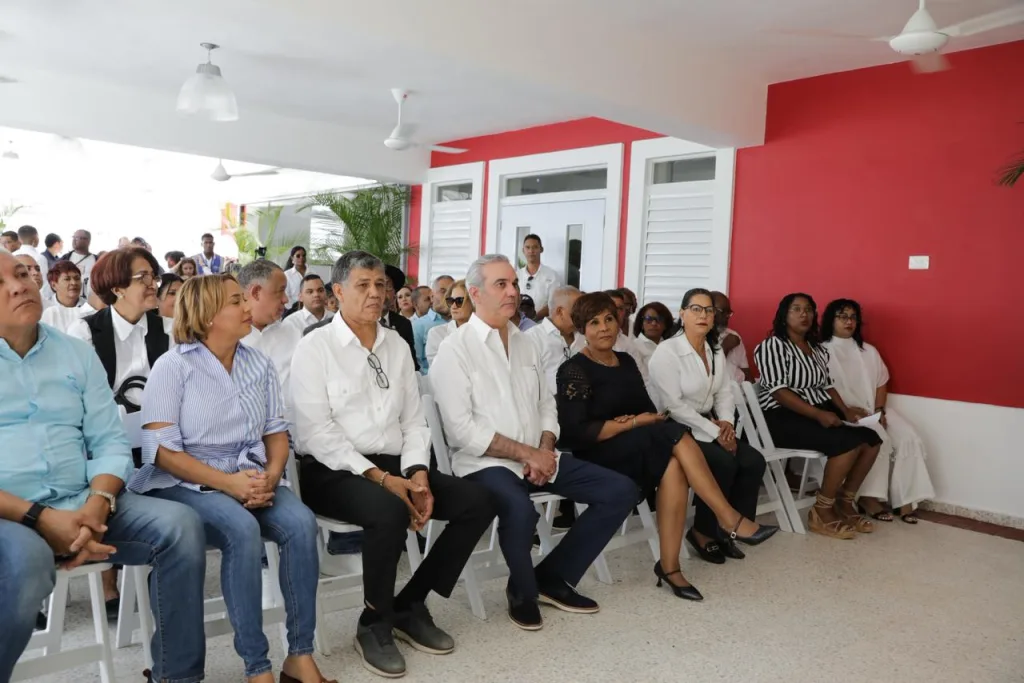 Abinader inaugura Caipi Villa Aura y amplía la red de protección a la niñez en Santo Domingo Oeste Abinader inaugura Caipi Villa Aura y amplia la red de proteccion a la ninez en Santo Domingo Oesto