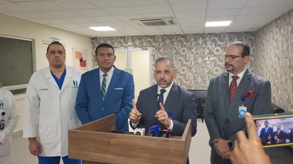 Cabral y Báez abre sus puertas a la prensa y exhibe avances en atención y tecnología hospitalaria Cabral y Baez abre sus puertas a la prensa y exhibe avances en atencion y tecnologia hospitalaria