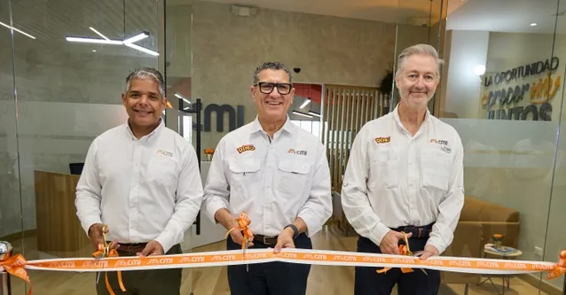 CMI fortalece su operación en República Dominicana con la inauguración de nuevas oficinas comerciales de B4C Corte de Cinta Krist Nunez Eduardo Romero y Daniel Maldonado