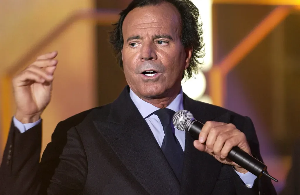 Julio Iglesias eljacaguero2