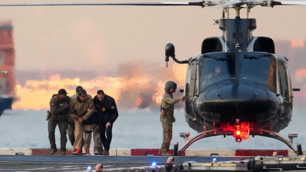 Maduro comparecerá ante tribunal federal en Nueva York tras su traslado bajo custodia estadounidense Maduro es trasladado al tribunal federal de Nueva York donde comparecera ante el juez eljacaguero