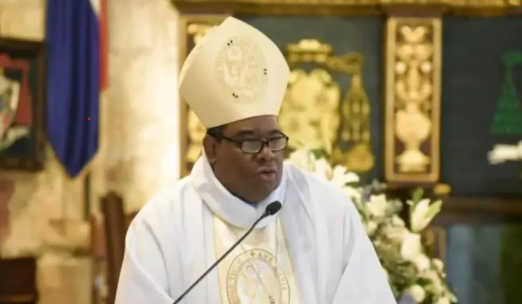 Monseñor Jesús Castro Marte sostiene que la República Dominicana cuenta con mujeres capacitadas para dirigir el Estado Monsenor Jesus Castro Marte eljacaguero