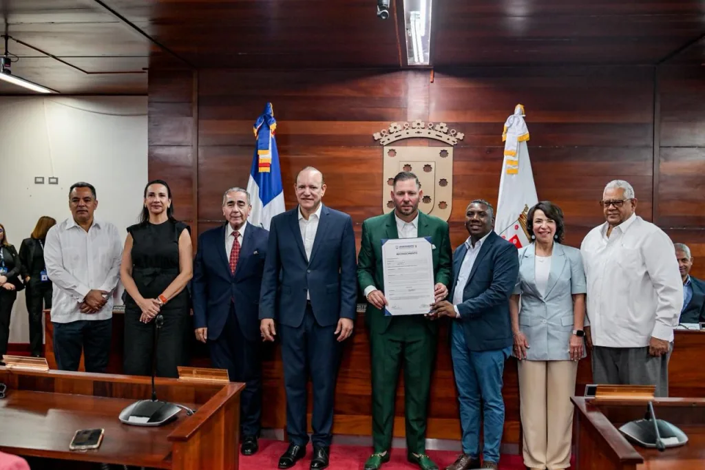 Santiago honra a Yunesky Maya como Hijo Adoptivo por su legado deportivo y humano Santiago honra a Yunesky Maya como Hijo Adoptivo por su legado deportivo y humano2
