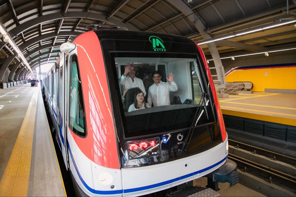 Abinader inaugura extensión del Metro hacia Los Alcarrizos y transforma la movilidad en Santo Domingo Oeste Abinader inaugura extension del Metro hacia Los Alcarrizos y transforma la movilidad en Santo Domingo Oeste