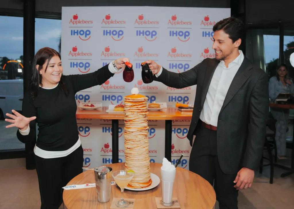 Applebee’s e IHOP inauguran innovador restaurante de doble marca en Sambil Santo Domingo Applebees e IHOP inauguran innovador restaurante de doble marca en Sambil Santo Domingo1