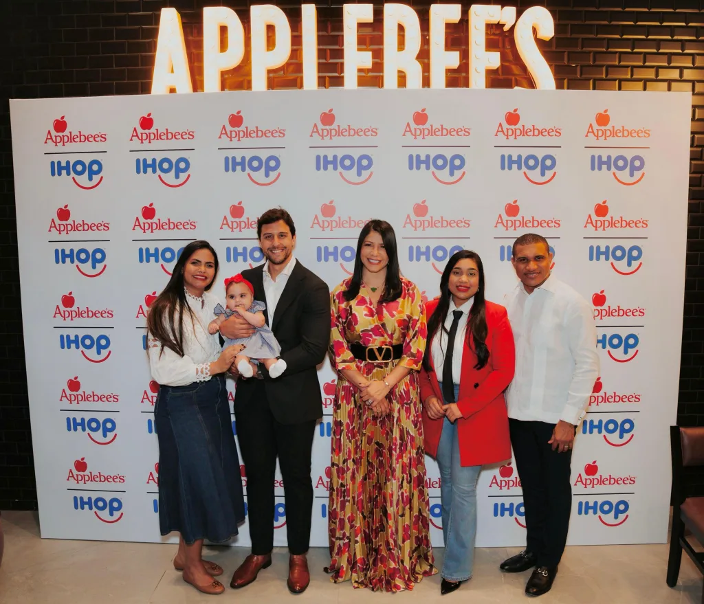 Applebee’s e IHOP inauguran innovador restaurante de doble marca en Sambil Santo Domingo Applebees e IHOP inauguran innovador restaurante de doble marca en Sambil Santo Domingo2