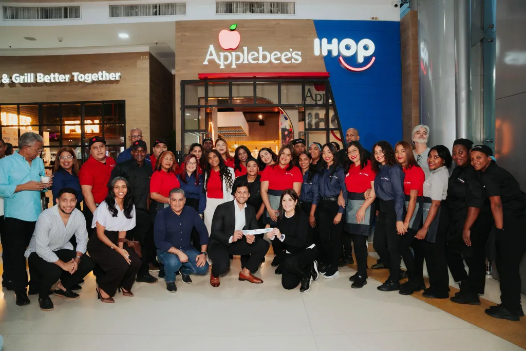 Applebee’s e IHOP inauguran innovador restaurante de doble marca en Sambil Santo Domingo Applebees e IHOP inauguran innovador restaurante de doble marca en Sambil Santo Domingo3