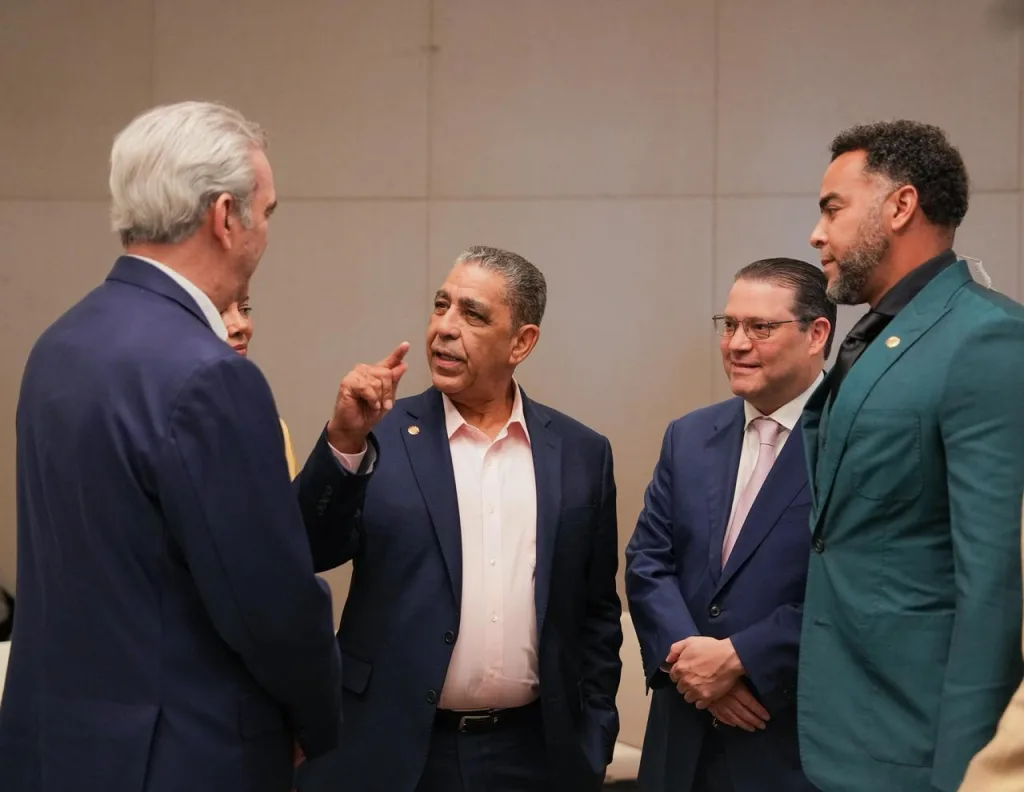 Yayo Sanz Lovatón expone en foro internacional cómo la inversión impulsa empleo y desarrollo inclusivo en República Dominicana Yayo Sanz Lovaton expone en foro internacional como la inversion impulsa empleo1