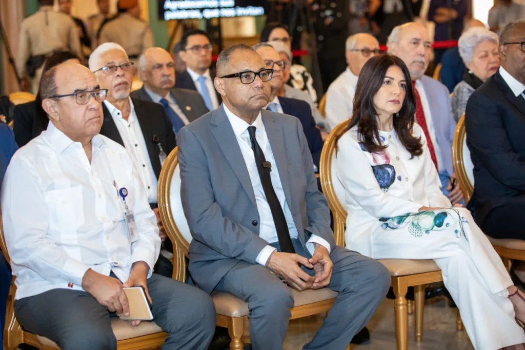 Abinader rinde homenaje póstumo a Orlando Martínez con alta condecoración nacional Abinader rinde homenaje postumo a Orlando Martinez con alta condecoracion nacional1