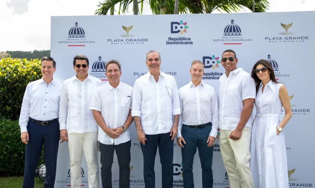 Anuncian inversión turística de US$1,000 millones en Playa Grande con nuevo aeropuerto internacional privado Anuncian inversion turistica de US1000 millones en Playa Grande con nuevo aeropuerto internacional privado1