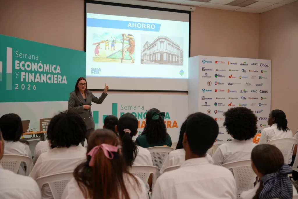 Banco Santa Cruz fomenta la cultura del ahorro en la Semana Económica y Financiera 2026 Banco Santa Cruz fomenta la cultura del ahorro en la Semana Economica y Financiera 2026a