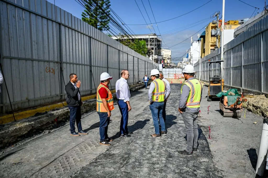 Calle Del Sol entra en fase final de remozamiento y Alcaldía proyecta transformación en La Cambronal Calle Del Sol entra en fase final de remozamiento y Alcaldia proyecta transformacion en La Cambrona