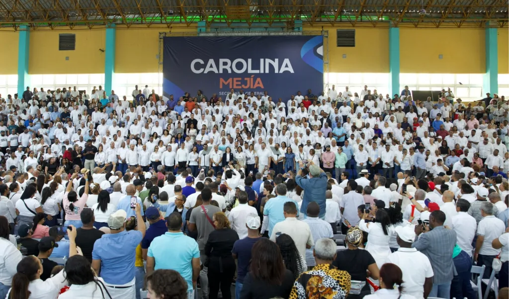 Carolina Mejía fortalece liderazgo en el PRM con multitudinario acto y rendición de cuentas Carolina Mejia fortalece liderazgo en el PRM con multitudinario acto y rendicion de cuentas1