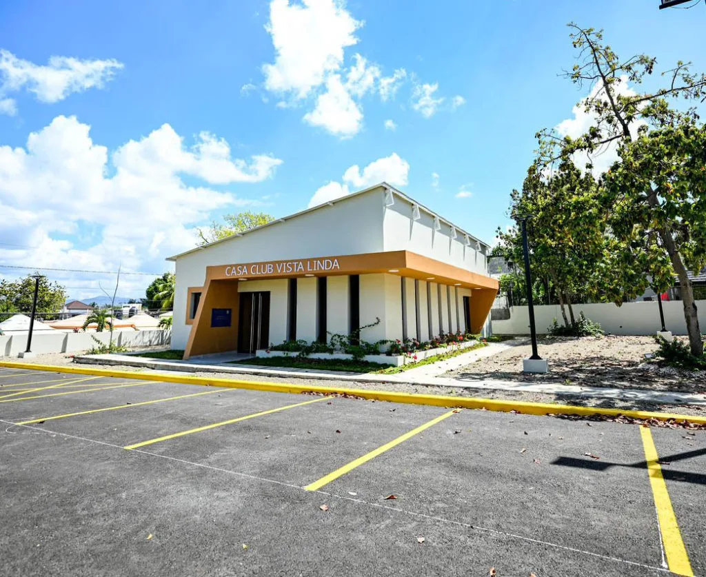 Alcaldía de Santiago inaugura Casa Club en Vista Linda con inversión de RD$15 millones del Presupuesto Participativo Casa Club en Vista Linda con inversion de RD15 millones del Presupuesto Participativo