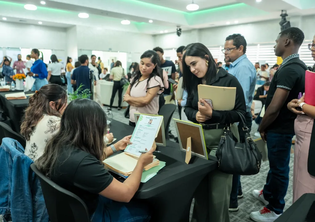 Cooperativa La Altagracia impulsa oportunidades laborales con exitosa feria de empleo en Santiago Cooperativa La Altagracia impulsa oportunidades laborales con exitosa feria de empleo en Santiago