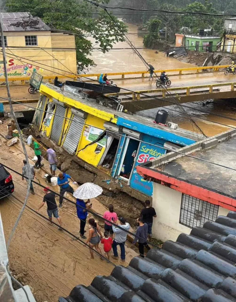 Abinader dispone ayudas y obras estructurales tras inundaciones en Gaspar Hernández Gaspar Hernandez