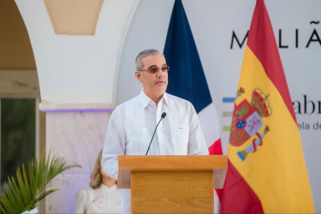 CEO de Meliá resalta liderazgo de Abinader como modelo global de alianza público-privada Luis Abinader encabezo la inauguracion de la Escuela