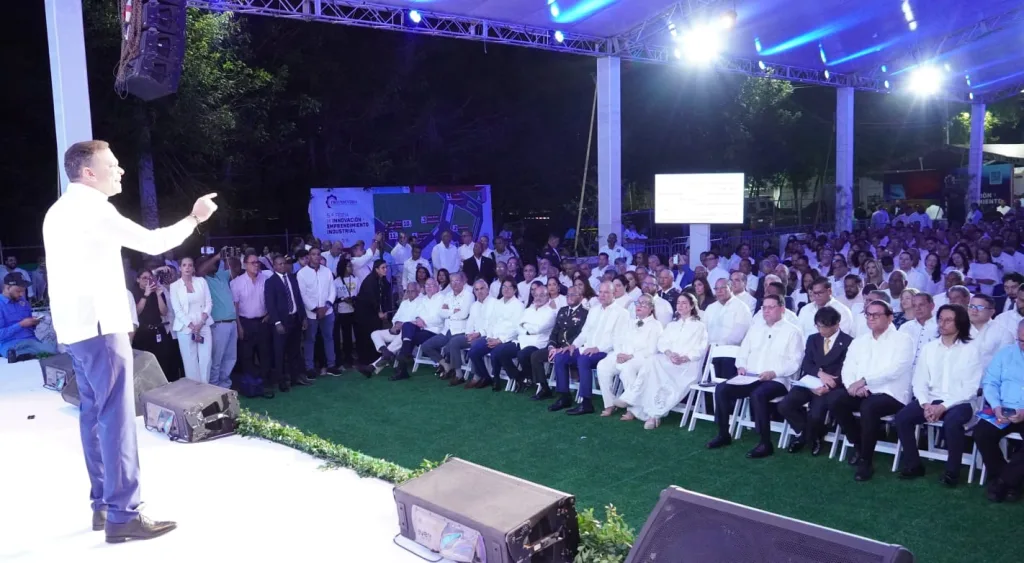 Proindustria impulsa el futuro industrial con feria de innovación en Santiago Proindustria impulsa el futuro industrial con feria de innovacion en Santiago1