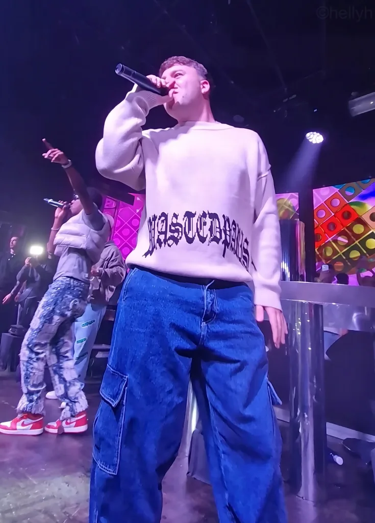 Quevedo lanza “Ni borracho”, una oda carnavalesca a sus raíces canarias Quevedo lanza Ni borracho una oda carnavalesca a sus raices canarias2