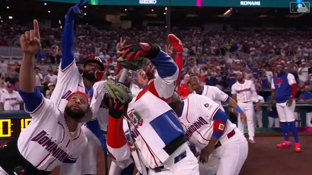 Dominicana aplasta a Países Bajos y mantiene paso perfecto en el Clásico Mundial Vladimir Guerrero Jr. pega jonron de dos carreras eljacaguero