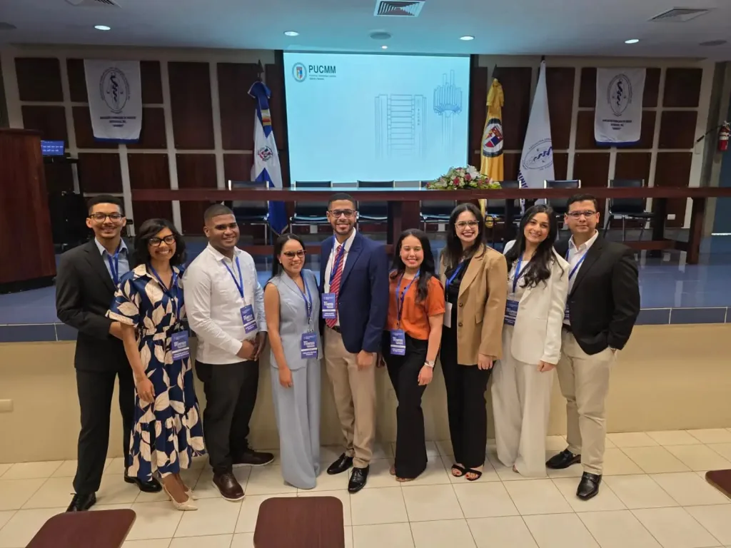 ADOMEINT fortalece formación médica con exitoso simposio de residentes en Santiago ADOMEINT fortalece formacion medica con exitoso simposio de residentes en Santiago1
