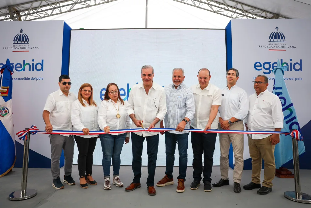 Abinader entrega nuevas carreteras en Sajoma para fortalecer produccion agricola y turismo de montana