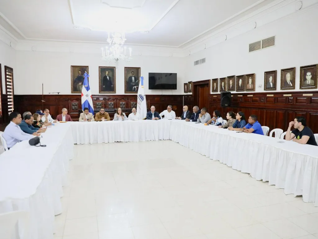 Comunicadores destacan inversión histórica de Abinader en Santiago Comunicadores destacan inversion historica de Abinader en Santiago1