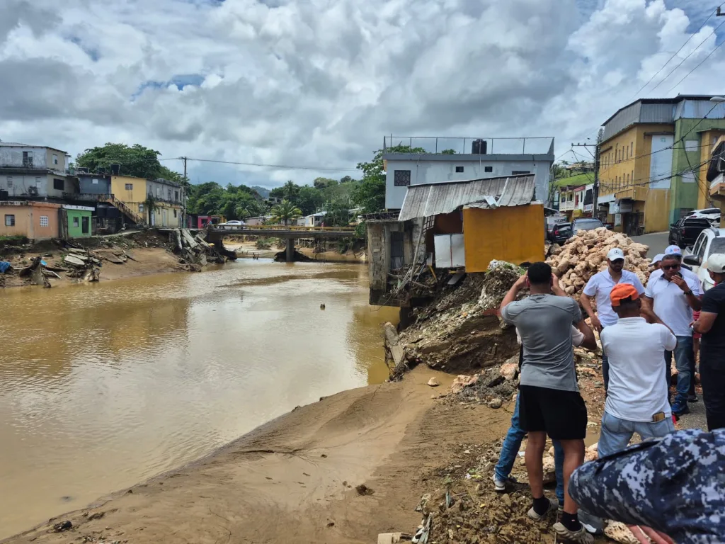 Gobierno responde a emergencia en Espaillat con plan integral tras intensas lluvias Gobierno responde a emergencia en Espaillat con plan integral tras intensas lluvias