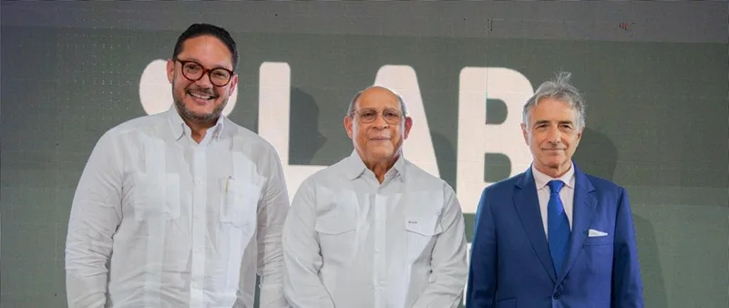 Mtro. Jose Altagracia Hazim Torres Rector de la UCE Ministro de Educacion Superior Ciencia y Tecnologia Rafael Santos Badia y S.E Raul Fuentes Milani Embajador de la Uni