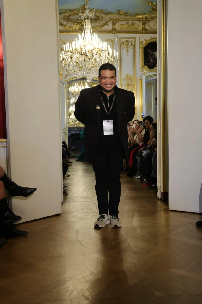 Rafael Rivero conquista París con su propuesta “Alta Moda” y marca un hito para el diseño dominicano Rafael Rivero conquista Paris con su propuesta Alta Moda