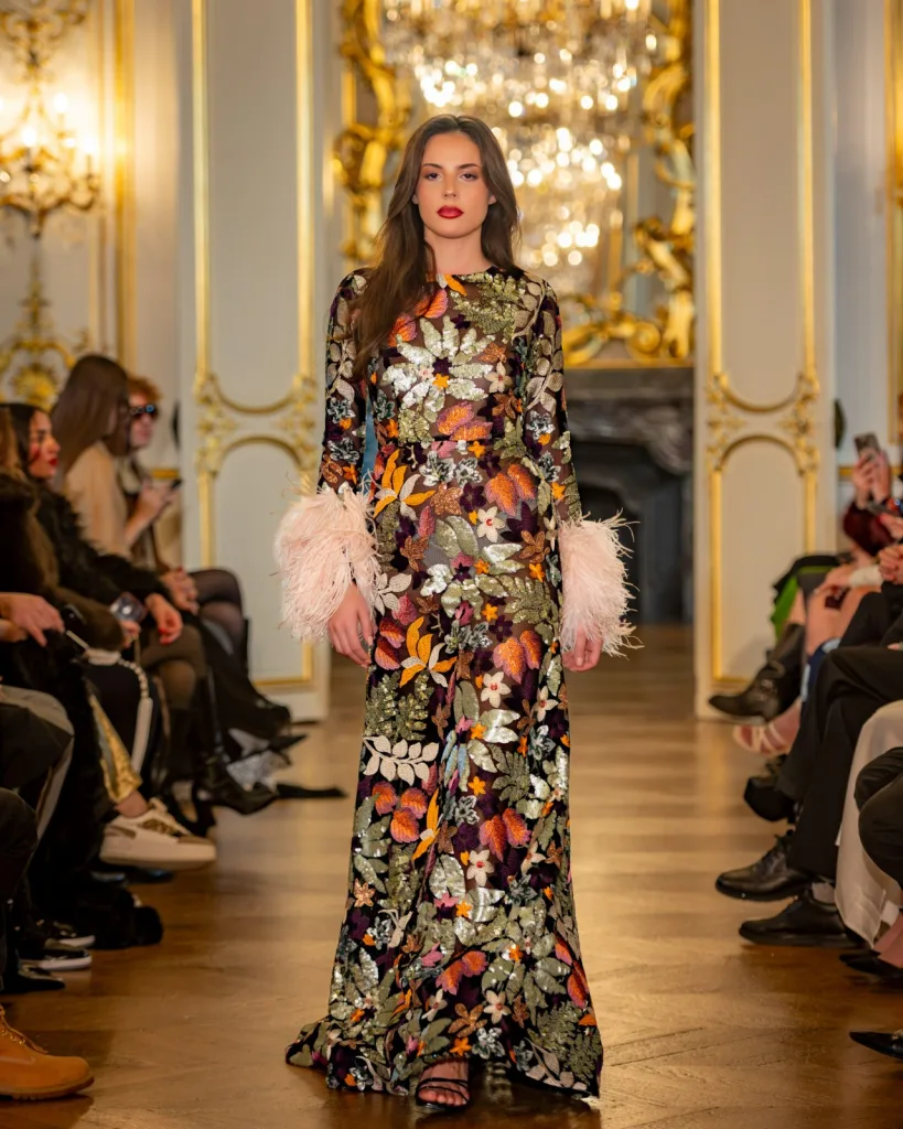 Rafael Rivero conquista París con su propuesta “Alta Moda” y marca un hito para el diseño dominicano Rafael Rivero conquista Paris con su propuesta Alta Moda y marca un hito para el diseno dominicano3