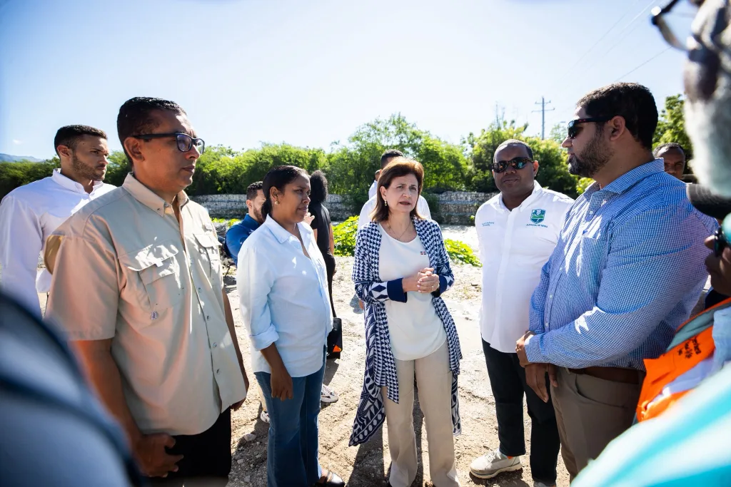 Raquel Peña supervisa daños por lluvias en Bahoruco y activa asistencia a comunidades afectadas Raquel Pena supervisa danos por lluvias en Bahoruco y activa asistencia a comunidades afectadas