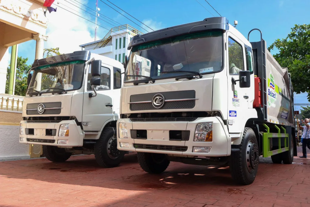 Salcedo fortalece limpieza urbana con nuevos camiones compactadores adquiridos por la alcaldía Salcedo fortalece limpieza urbana con nuevos camiones compactadores adquiridos por la alcaldia