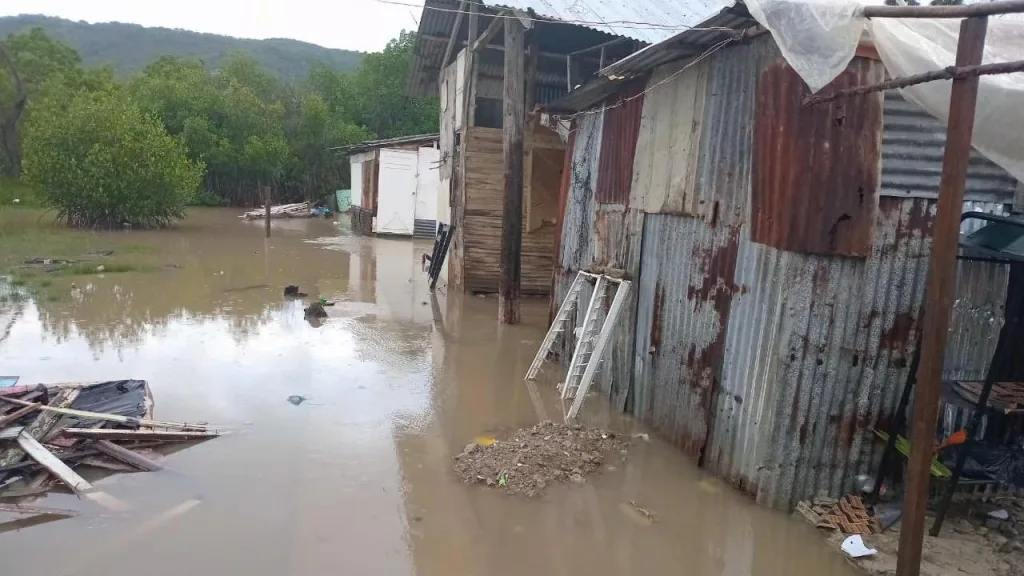 Gobierno interviene escuelas afectadas por inundaciones en Puerto Plata inundaciones en Puerto Plata
