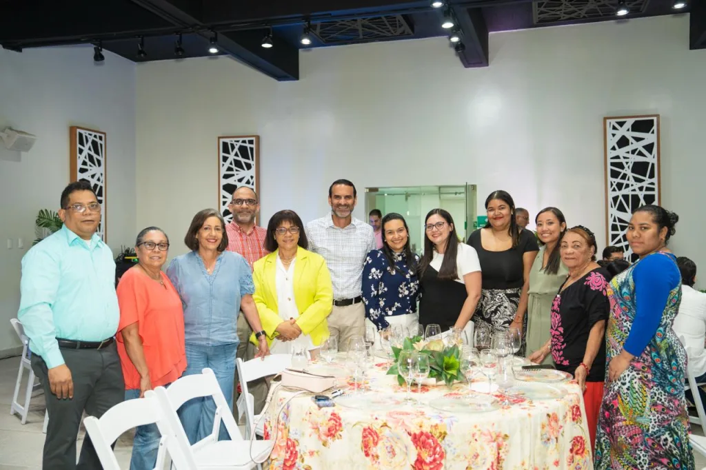 ADOMEINT aborda impacto de las enfermedades inflamatorias intestinales en conferencia en Santiago ADOMEINT aborda impacto de las enfermedades inflamatorias intestinales en conferencia en Santiago