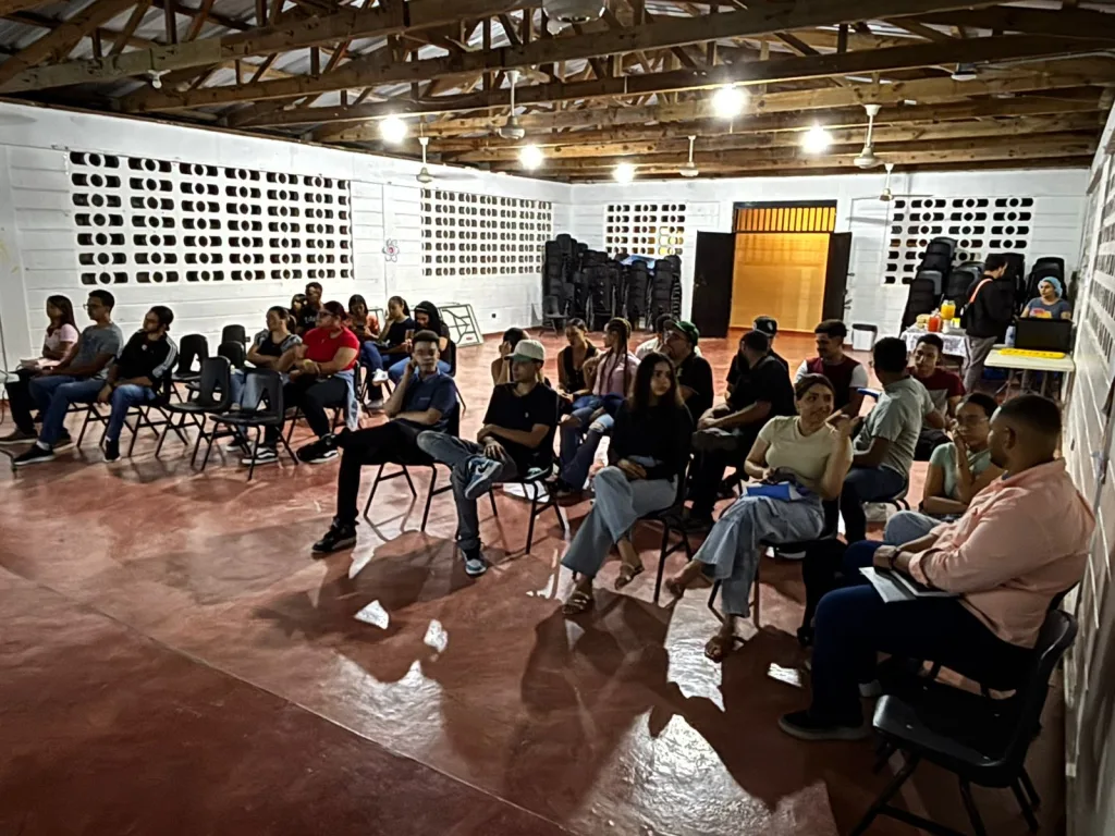 Estudiantes recuperan su asociación: Ansel Estévez Jr. asume presidencia de AEUSAJOMA Ansel Estevez Jr. asume presidencia de AEUSAJOMA1