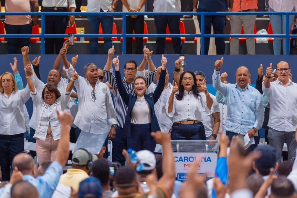 Carolina Mejía afirma en Barahona que será candidata presidencial y próxima presidenta del país Carolina Mejia afirma en Barahona que sera candidata presidencial y proxima presidenta del pais