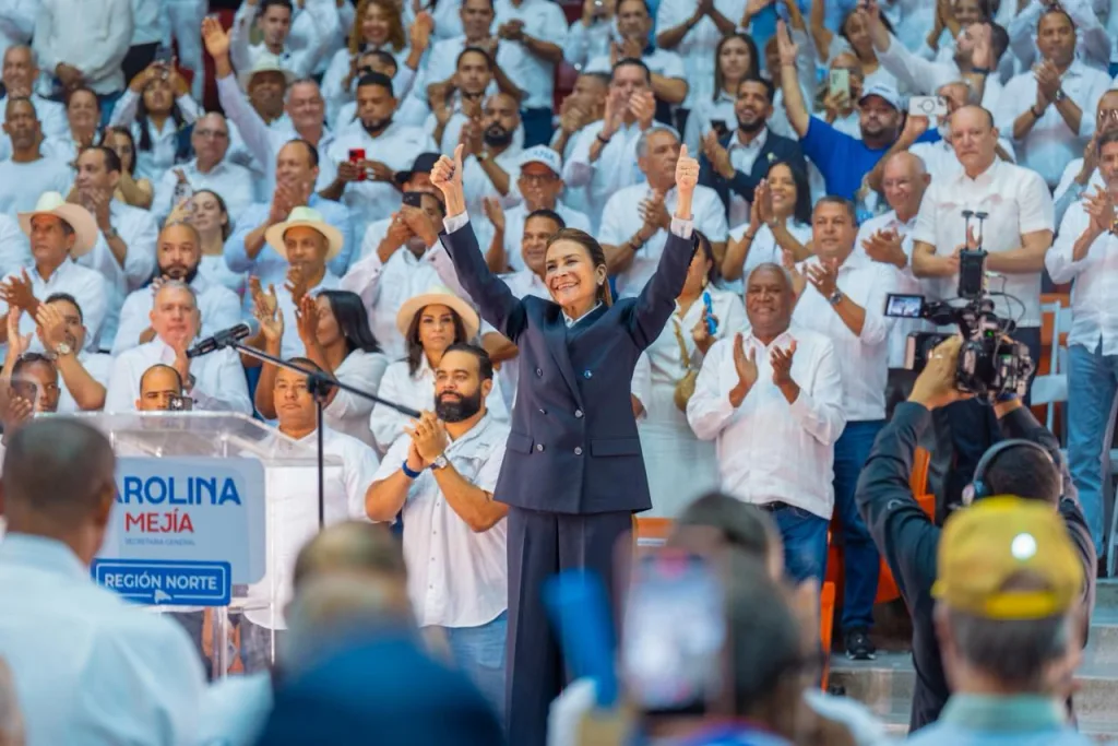 Carolina Mejía reafirma en Santiago sus aspiraciones presidenciales dentro del PRM Carolina Mejia reafirma en Santiago sus aspiraciones presidenciales dentro del PRM1
